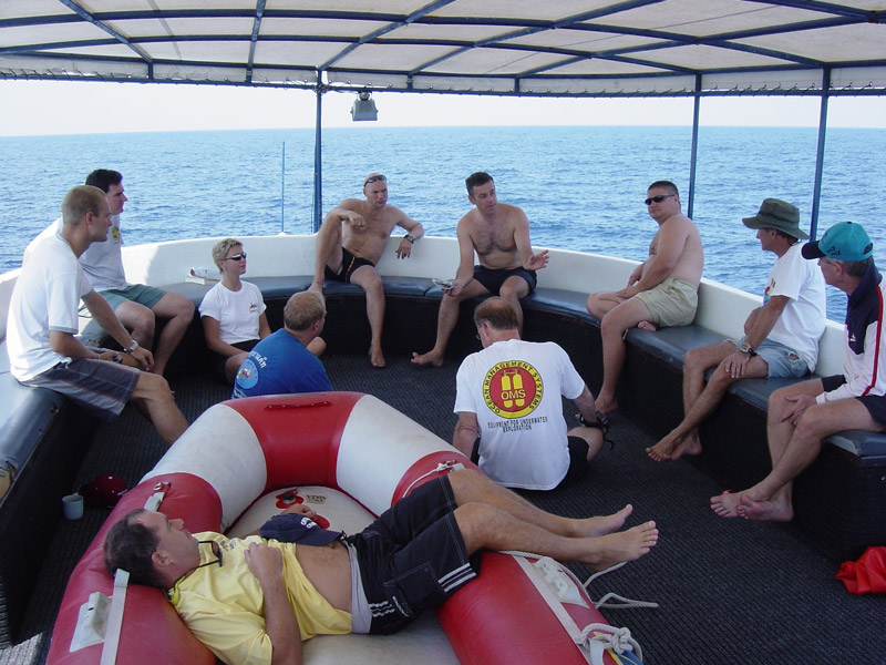 Team briefing pre 260m dive